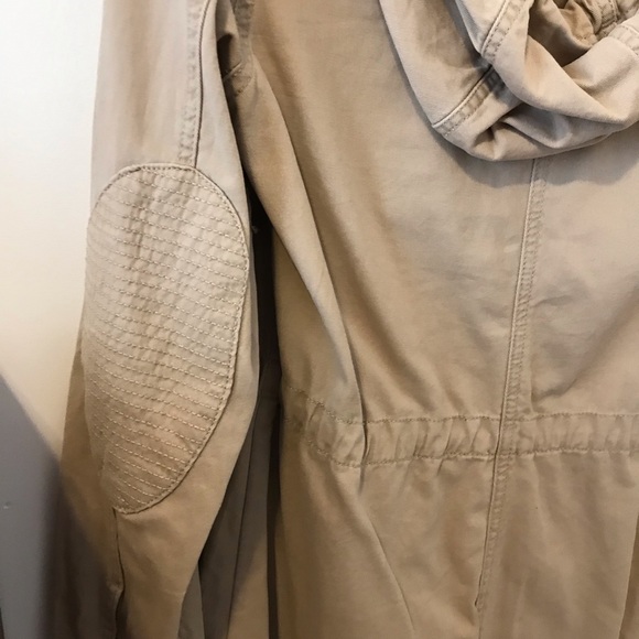 Beige spring jacket - Picture 3 of 3
